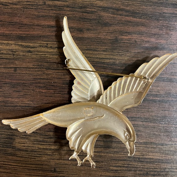 Vintage Gold Flying Eagle brooch - Picture 1 of 2